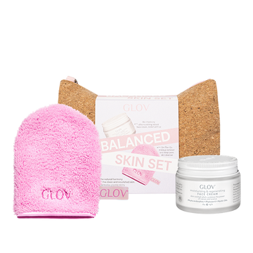 GLOV® Balanced Skin Set - skincare set with a replenishing face cream and the patented makeup removing and skin cleansing On-The-Go mitt